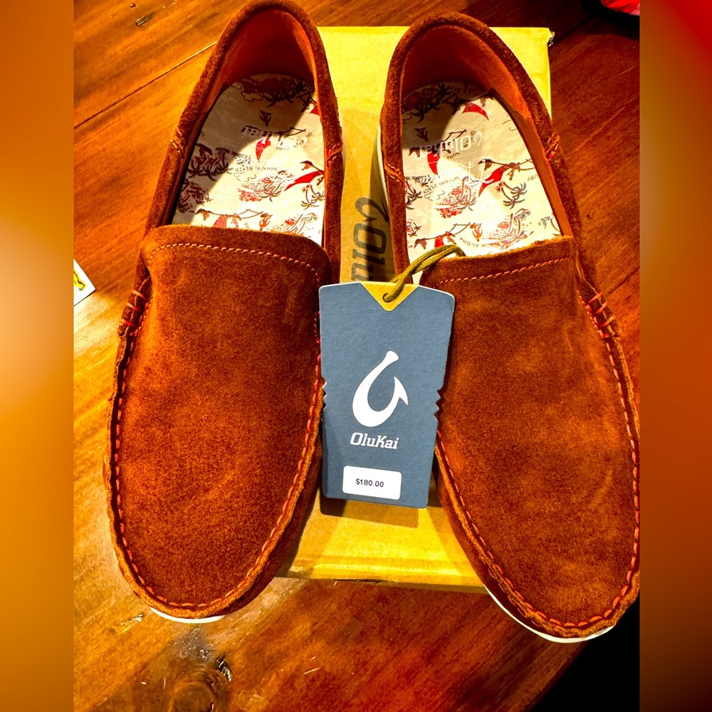 BNIB Gorgeous Olukai Men’s Ka’A Loafers!